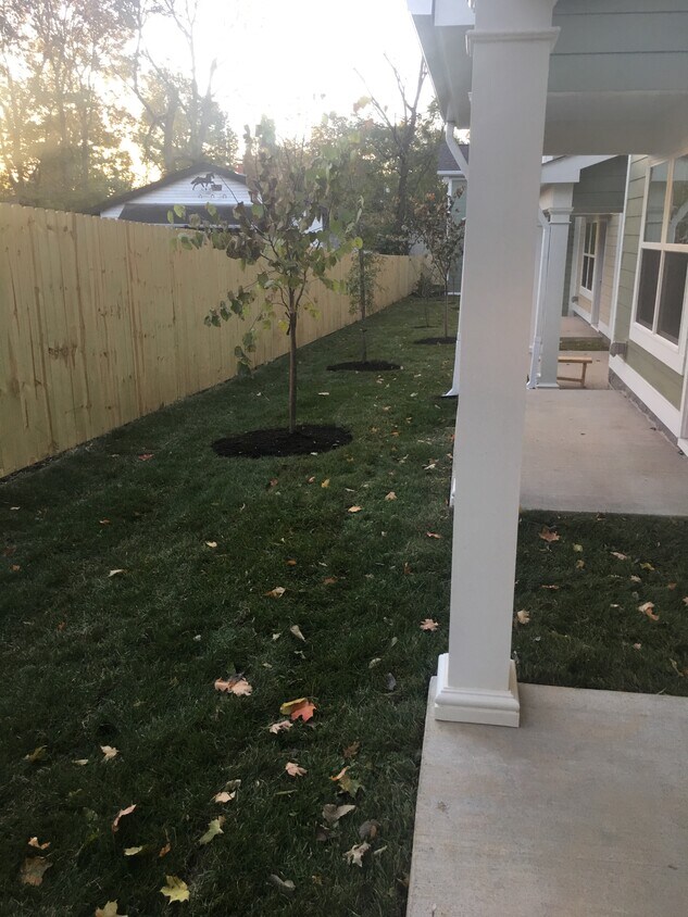 Building Photo - 370 Glen Arvin Ave