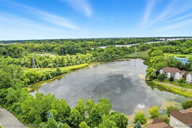 Building Photo - 863 Brandon Ave