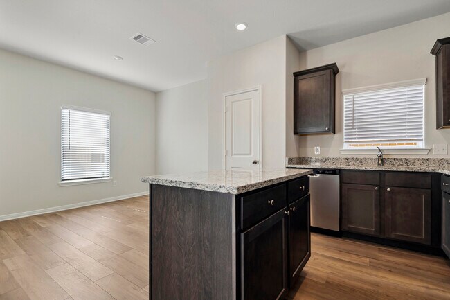 Building Photo - 420 Mystic Slopes Dr