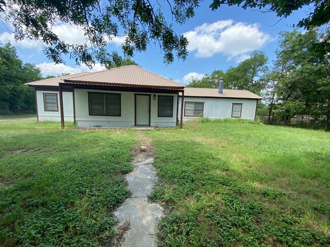 Building Photo - 310 Hillcrest St