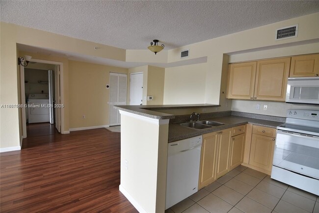 Building Photo - 2151 W Preserve Way