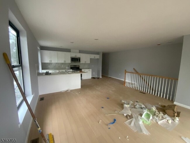 Building Photo - 323 Montclair Ave
