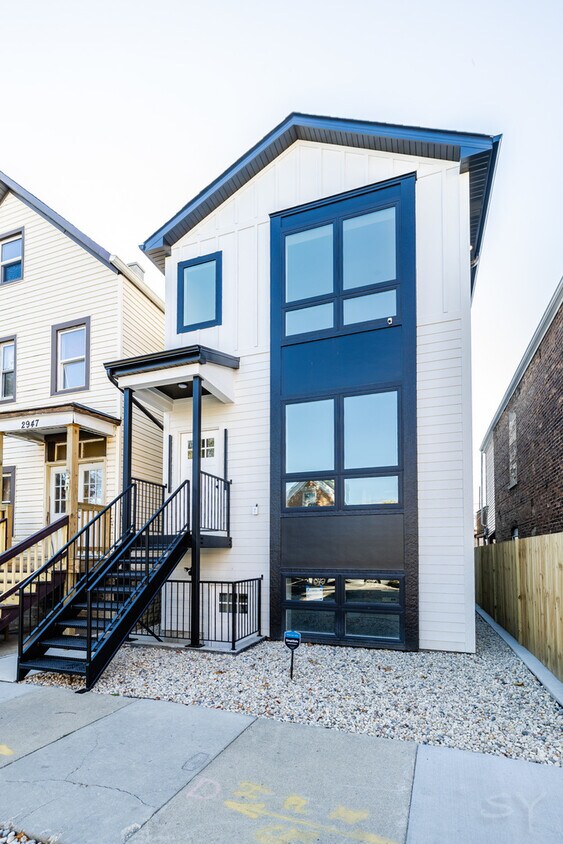 Foto principal - 2949 W 25th Pl