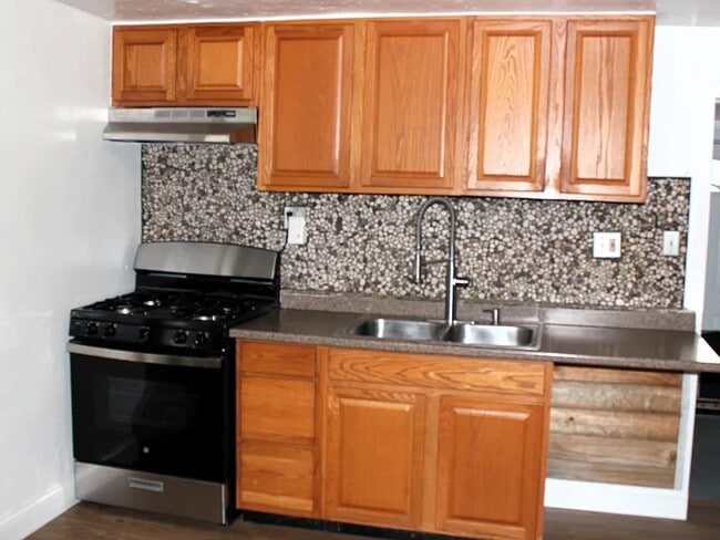 Photo - 919 Third St House