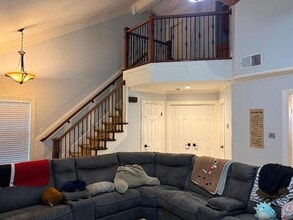 Building Photo - 4216 Phoenix Dr