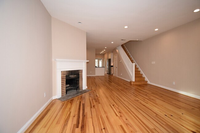 Foto del edificio - Capitol Hill Renovated 3 Bedroom Rowhome j...