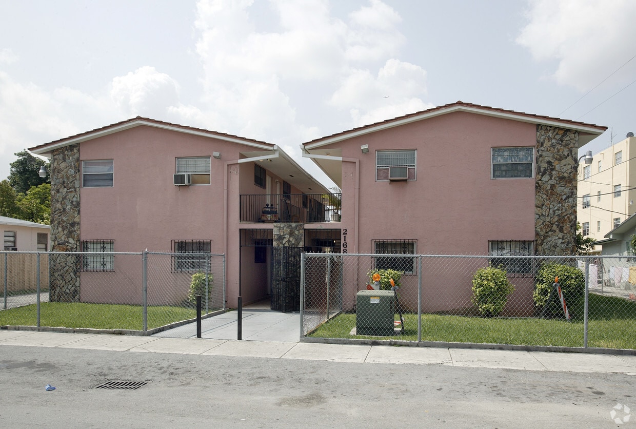 Primary Photo - 2168 NW 34th St