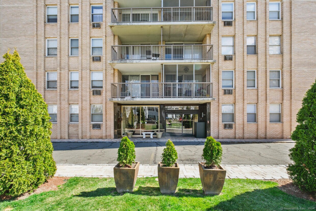 65 Glenbrook Rd Unit APT 10H, Stamford, CT 06902 Condo for Rent in