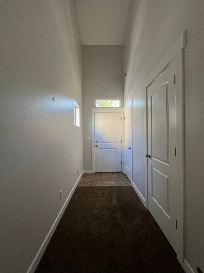 Building Photo - 372 S 790 W