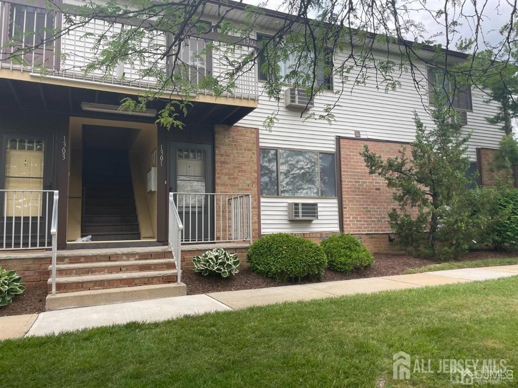 Foto principal - 1301 Cricket Ln