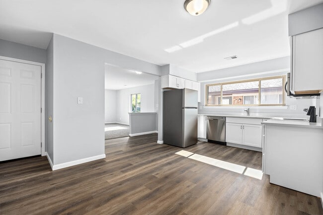 Dining to Kitchen - Parkview Estates