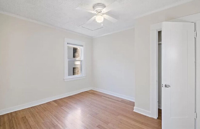 Foto del edificio - 1729 E Ocean Blvd