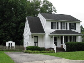 Building Photo - 6151 Rosemary Dr