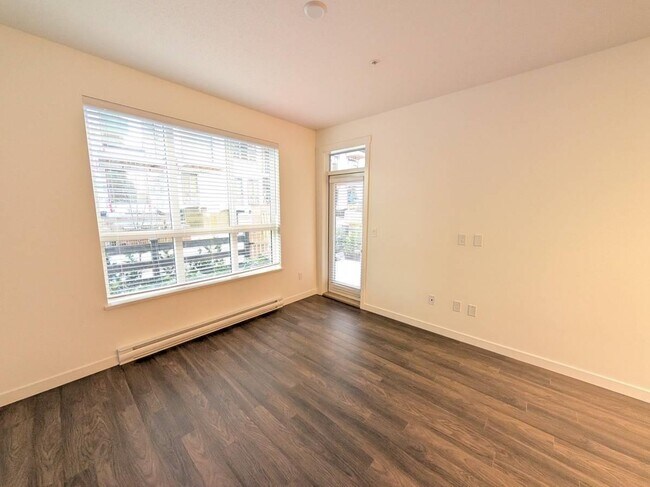 Photo du bâtiment - 15777-15785 85 Ave