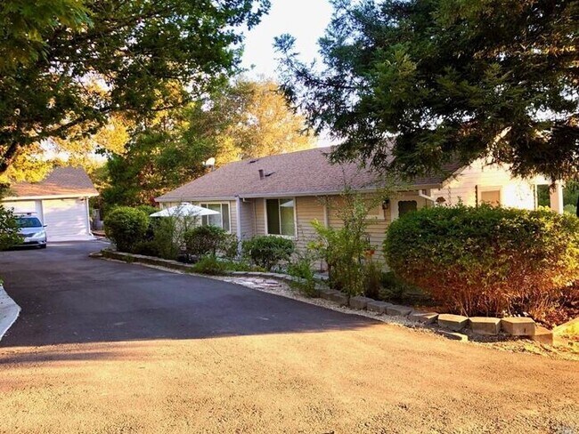 Foto del edificio - 7695 Atkinson Rd
