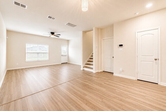 Foto del edificio - 3001 Iron Woods Dr