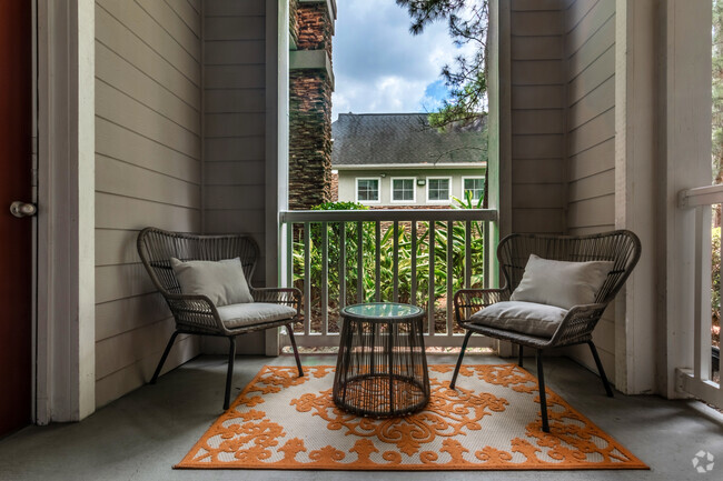 Covered Indoor Patio at the Entrance - The Lodge at Spring Shadows