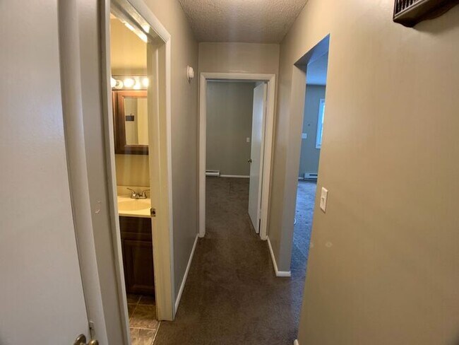 Foto del edificio - 2 Bed Duplex in Bridgman with attached garage!