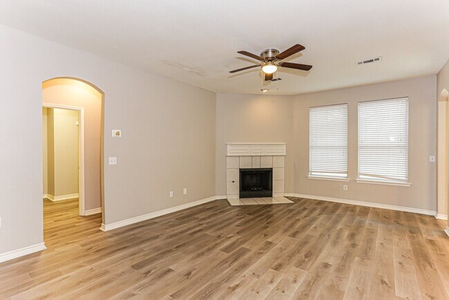 Foto del edificio - 1630 Redwood Dr
