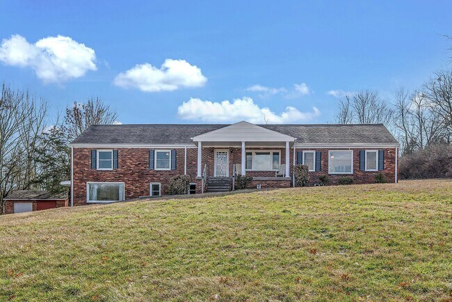 Foto del edificio - 3245 Kings Ln