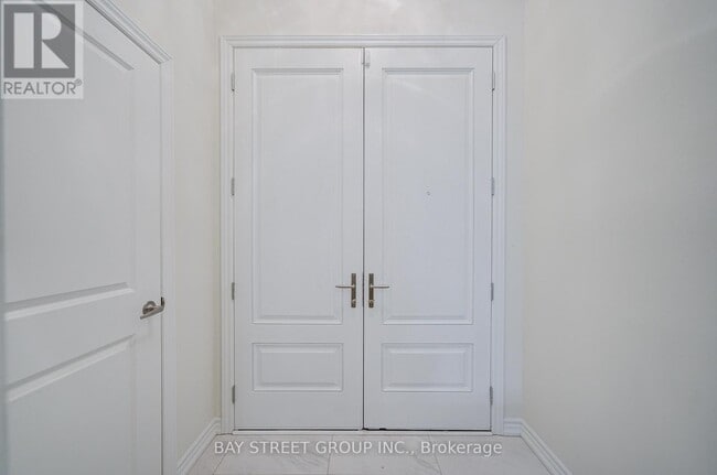 Building Photo - 2916 Nakina St