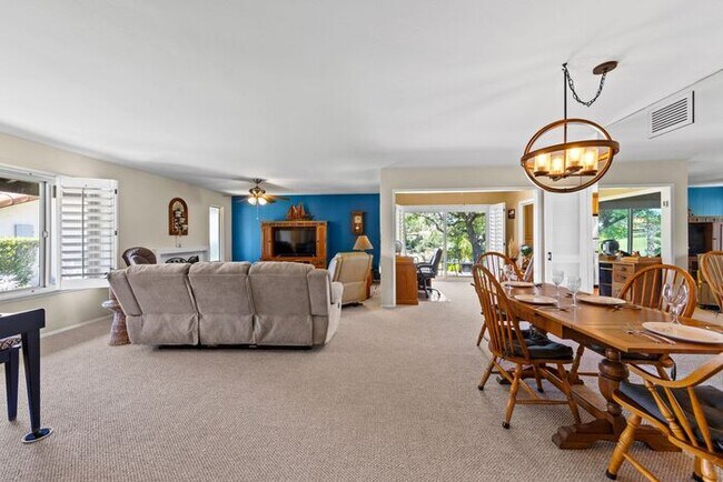 Building Photo - Sweeping Views! Rare and Peaceful 5-home e...