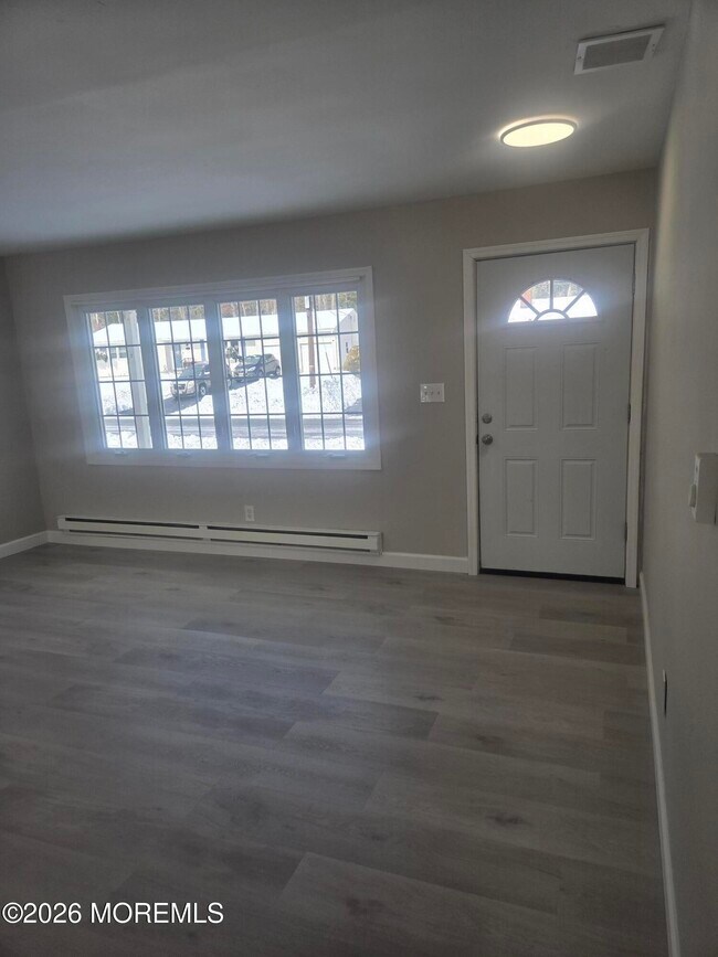 Foto del edificio - 361 Constitution Dr