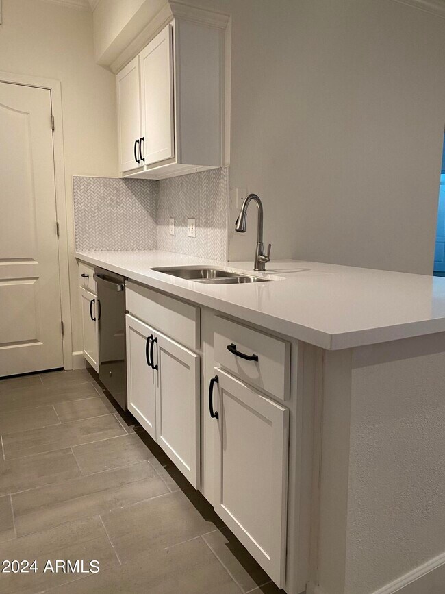 Foto del edificio - 1701 E Colter St