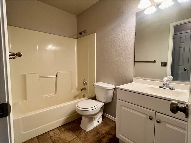 Foto del edificio - 4338 Chaparral Ln