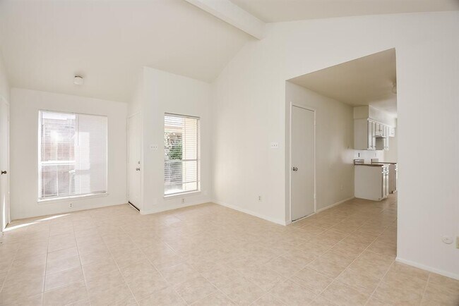 Building Photo - 11934 High Star Dr