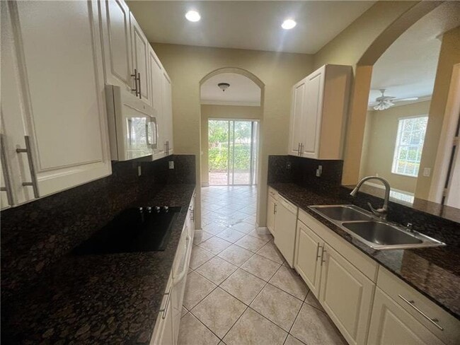 Foto del edificio - 6920 Julia Gardens Dr