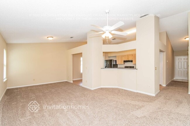 Building Photo - 8313 Lakemont Dr