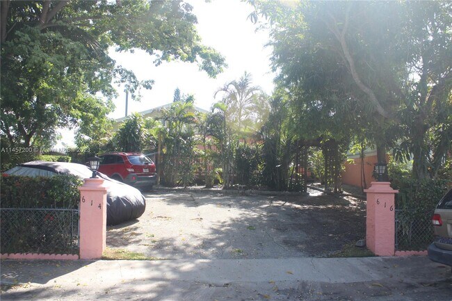 Building Photo - 616 Highland Ave