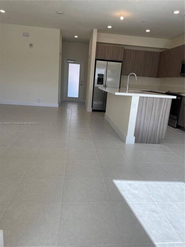 Foto del edificio - 8265 NW 41st St