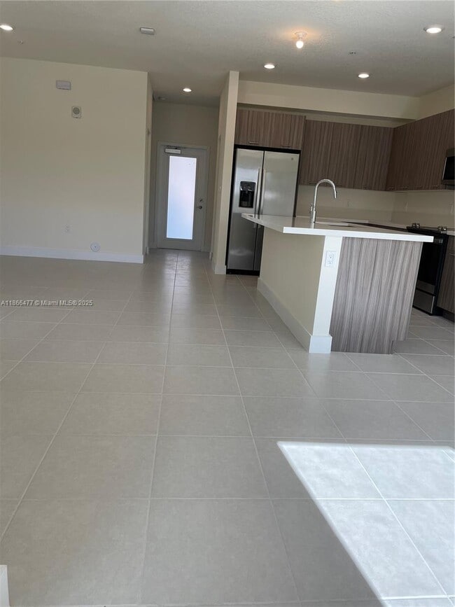 Building Photo - 8265 NW 41st St