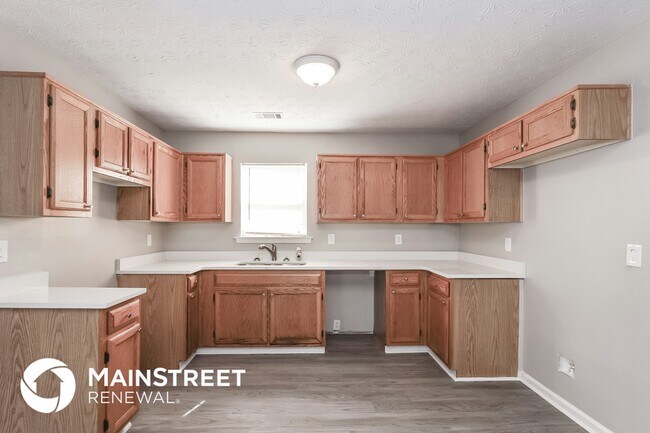 Foto del edificio - 5781 Creekside Dr