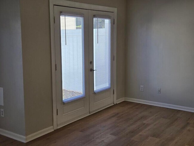 Foto del edificio - Wonderful 3 bedroom 1.5 bath Townhome in Williamsburg!