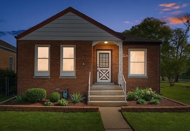 Photo - 2261 W Cornelia Ave House