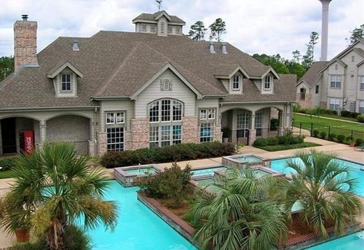 350 Emerald Forest Blvd, Covington, LA 70433 Condo for Rent in