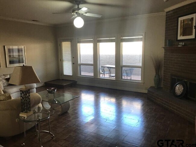 Foto del edificio - 502 Woodland Hills Dr