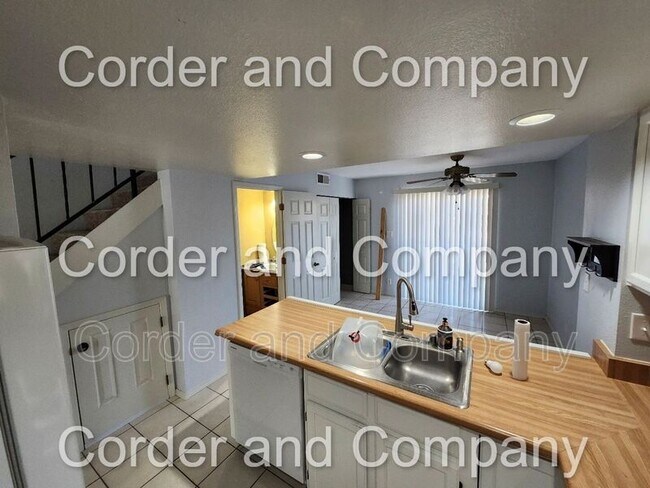 Foto del edificio - 3301-3301 Monroe St NE