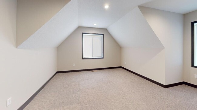 Building Photo - Modern 10 bedroom house close to U of M Ca...