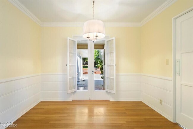 Foto del edificio - 3 br, 2 bath House - 2173 E Crary St