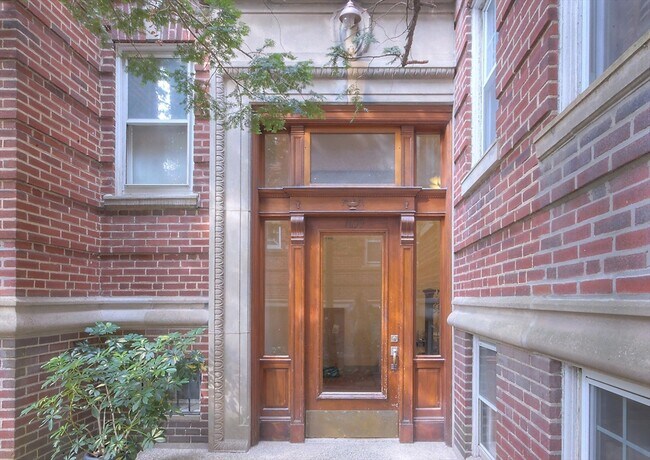 Foto del edificio - 1699 Cambridge St