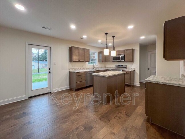 Foto del edificio - 6025 Memory Hill Ln