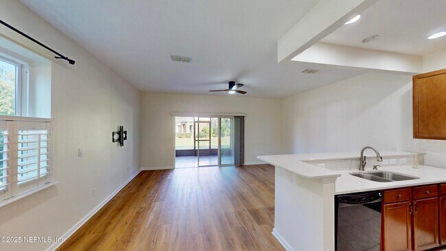 Foto del edificio - 12920 Spring Rain Rd