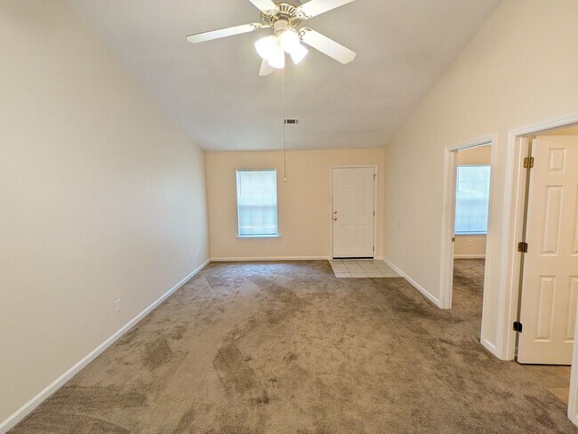 Foto del edificio - 526 Edgecliff Ln