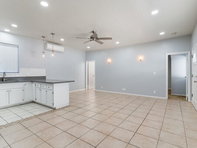 Foto del edificio - 1116-1122 E 1st Street