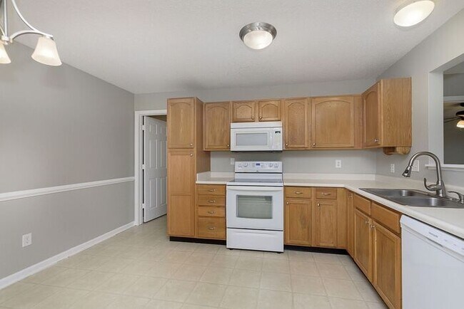Building Photo - Newly Refurbished 3-Bedroom Ranch in Noblesville!