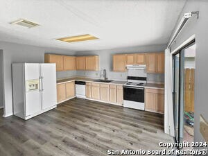 Building Photo - 9731 Bronson Creek